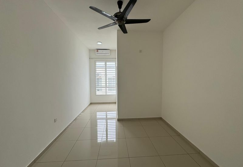 Seremban 2 Storey Facing Playground Suriaman Bandar Sri Sendayan