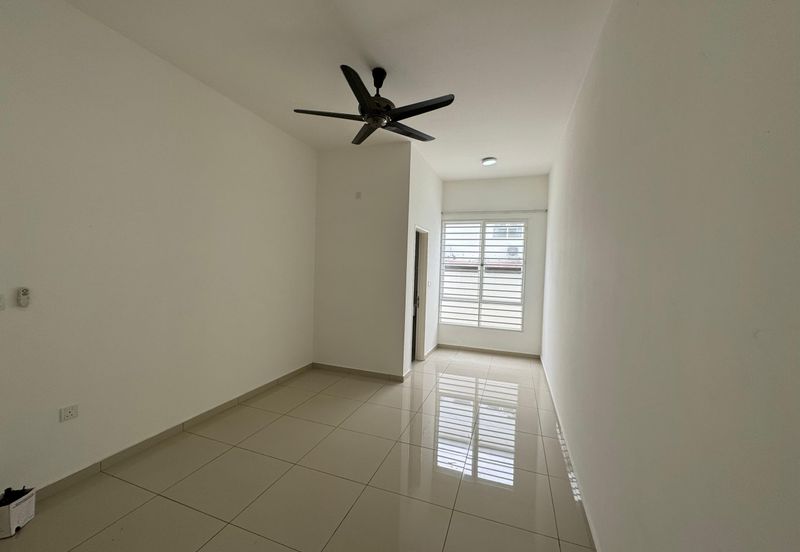 Seremban 2 Storey Facing Playground Suriaman Bandar Sri Sendayan