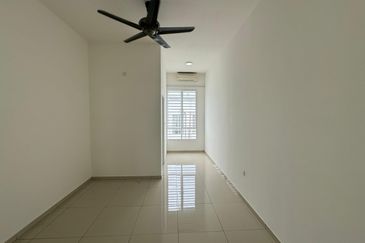 Seremban 2 Storey Facing Playground Suriaman Bandar Sri Sendayan