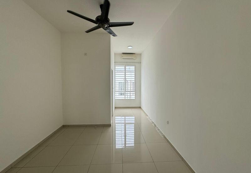 Seremban 2 Storey Facing Playground Suriaman Bandar Sri Sendayan