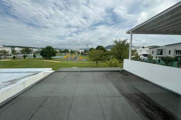 Seremban 2 Storey Facing Playground Suriaman Bandar Sri Sendayan