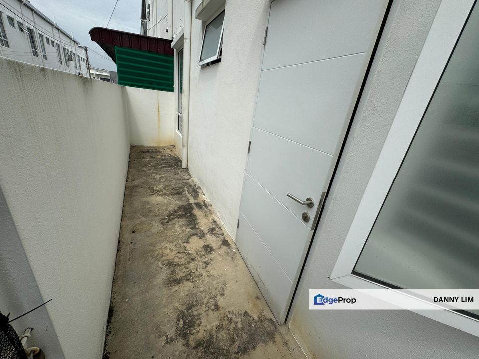 Seremban 2 Storey Facing Playground Suriaman Bandar Sri Sendayan, Negeri Sembilan, Seremban