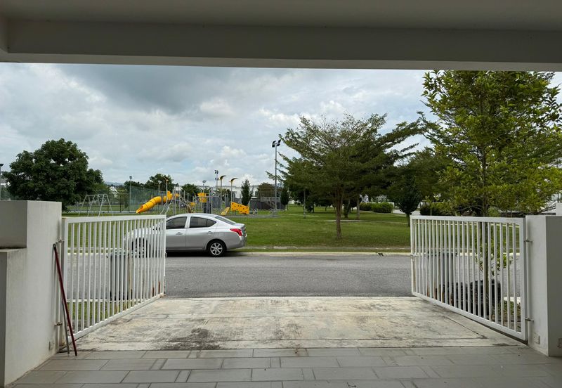 Seremban 2 Storey Facing Playground Suriaman Bandar Sri Sendayan