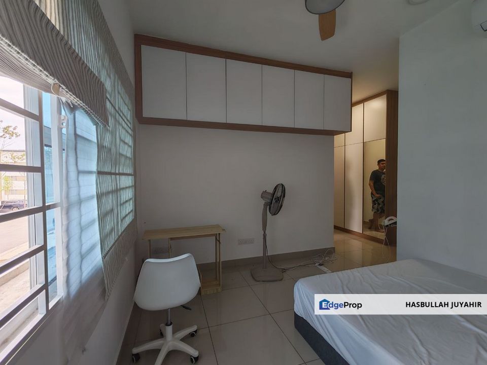 
FULLY FURNISHED 2 Storey Townhouse Platinum Residence , Selangor, Dengkil