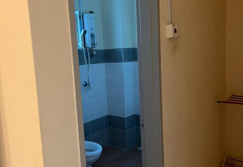 Jalan Timur @ Bandar Baru Enstek