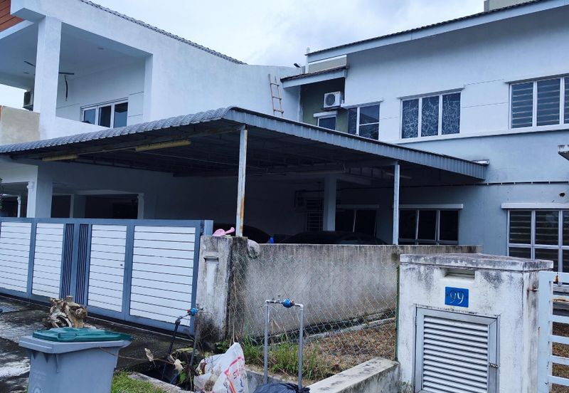 Jalan Timur @ Bandar Baru Enstek