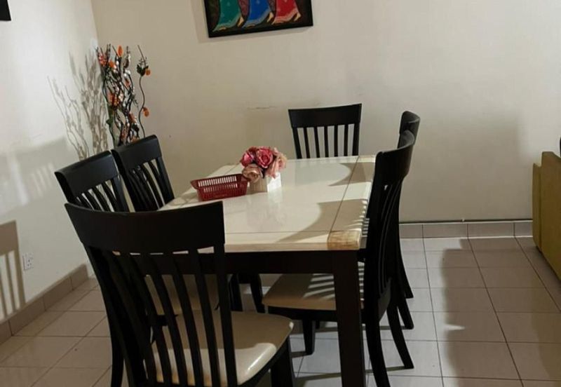 Jalan Timur @ Bandar Baru Enstek