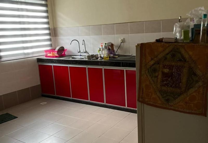 Jalan Timur @ Bandar Baru Enstek