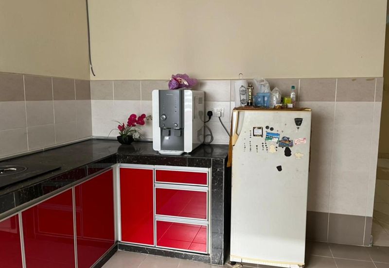 Jalan Timur @ Bandar Baru Enstek