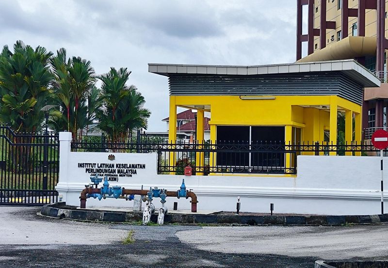 Jalan Timur @ Bandar Baru Enstek