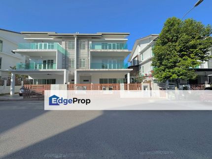 Triple Storey Semi-D 1080 Residence Puncak Saujana kajang, ., Selangor, Kajang