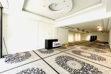 SHOP LOT GROUND FLOOR INTERMEDIATE UNIT SERI KEMBANGAN