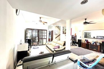 Jalan Putra Indah 9/3 