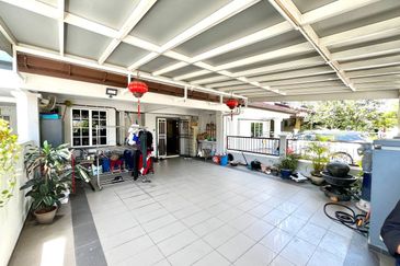 Jalan Putra Indah 9/3 