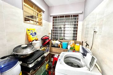 Jalan Putra Indah 9/3 