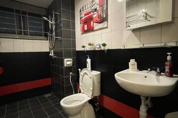 Indah Alam Condominium