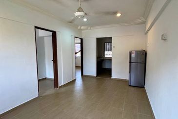 Flat Taman Melati Blok E