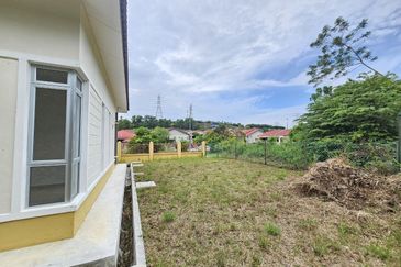 Taman Desa Bestari, Salak Tinggi