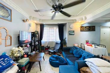 Pangsapuri Kiambang, Bukit Subang