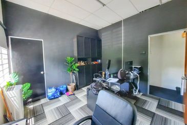 Residensi Bistaria, Ukay Bistari