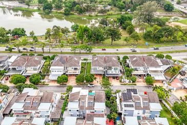 Bangi Lakehill Villas