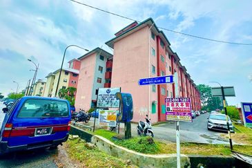 Bandar Bukit Tinggi 1 Apartment