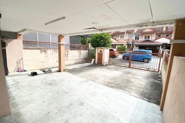 Renovated | Double Storey Semi Cluster Lorong Az-Zaharah @ Puncak Alam, Selangor