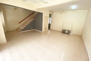 Renovated | Double Storey Semi Cluster Lorong Az-Zaharah @ Puncak Alam, Selangor