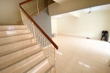 Renovated | Double Storey Semi Cluster Lorong Az-Zaharah @ Puncak Alam, Selangor