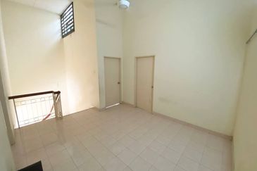 Renovated | Double Storey Semi Cluster Lorong Az-Zaharah @ Puncak Alam, Selangor