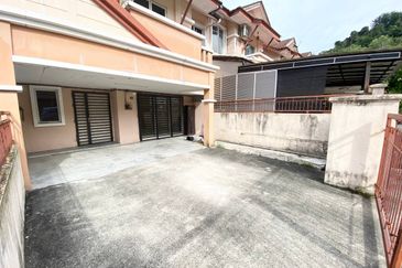 Renovated | Double Storey Semi Cluster Lorong Az-Zaharah @ Puncak Alam, Selangor