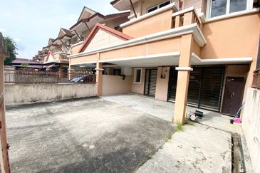 Renovated | Double Storey Semi Cluster Lorong Az-Zaharah @ Puncak Alam, Selangor