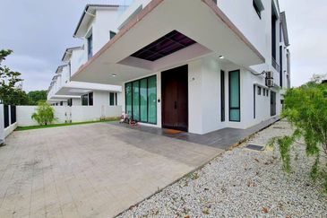 3 Storey Bungalow, One Alam Jaya Residences, Bandar Puncak Alam