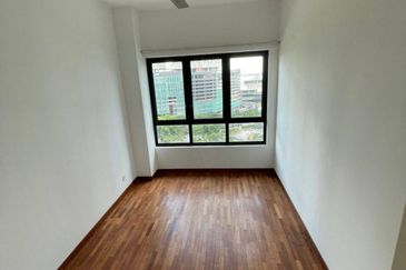 I Residence @ I City