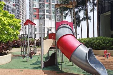 I Residence @ I City