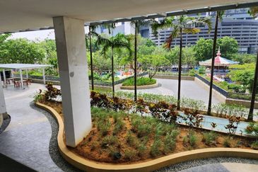 I Residence @ I City