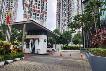 I Residence @ I City