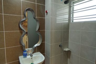 Renovated | Double Storey Terrace, Taman Ritma Perdana, Puncak Alam