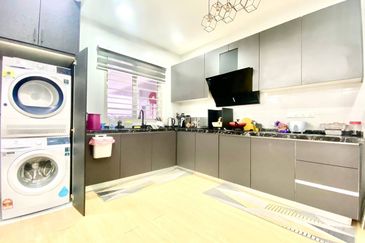 (FULLY FURNISHED + RENOVATED) RSKU Residensi Idaman Abadi Fasa 2@Persiaran Tropicana Height Kajang 2