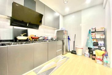 (FULLY FURNISHED + RENOVATED) RSKU Residensi Idaman Abadi Fasa 2@Persiaran Tropicana Height Kajang 2