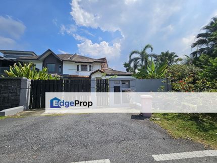 Beautiful Semi D House Jalan Pekaka Seksyen 8 Kota Damansara, Selangor, Kota Damansara