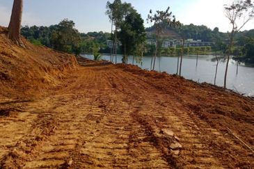 TANAH 3.2 EKAR  Persiaran Mokhtar Dahari, 47000 Shah Alam, Selangor 