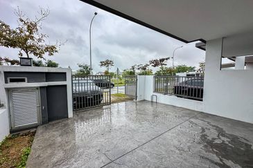 Verna Lake Villas @ Serene Heights