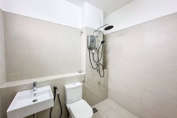 Verna Lake Villas @ Serene Heights