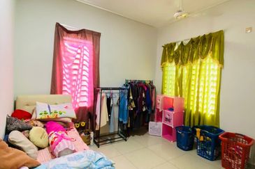DOUBLE STOREY SEMI D CORNER IVORY PERDANA COLLEGE HEIGHTS NILAI
