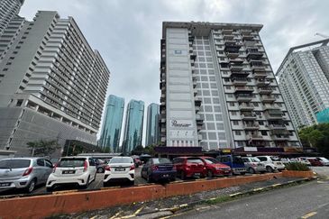 Flat PKNS, Kampung Kerinchi