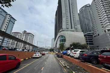 Flat PKNS, Kampung Kerinchi