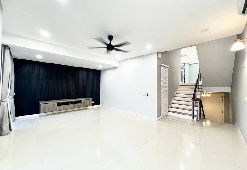 Mozart, Symphony Hills