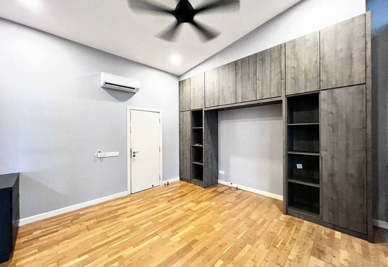 Mozart, Symphony Hills