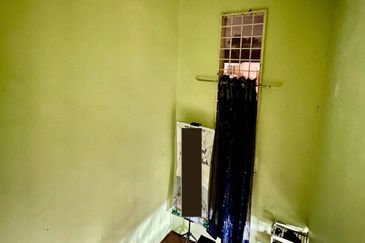 Jalan Semarak, Bukit Beruntung